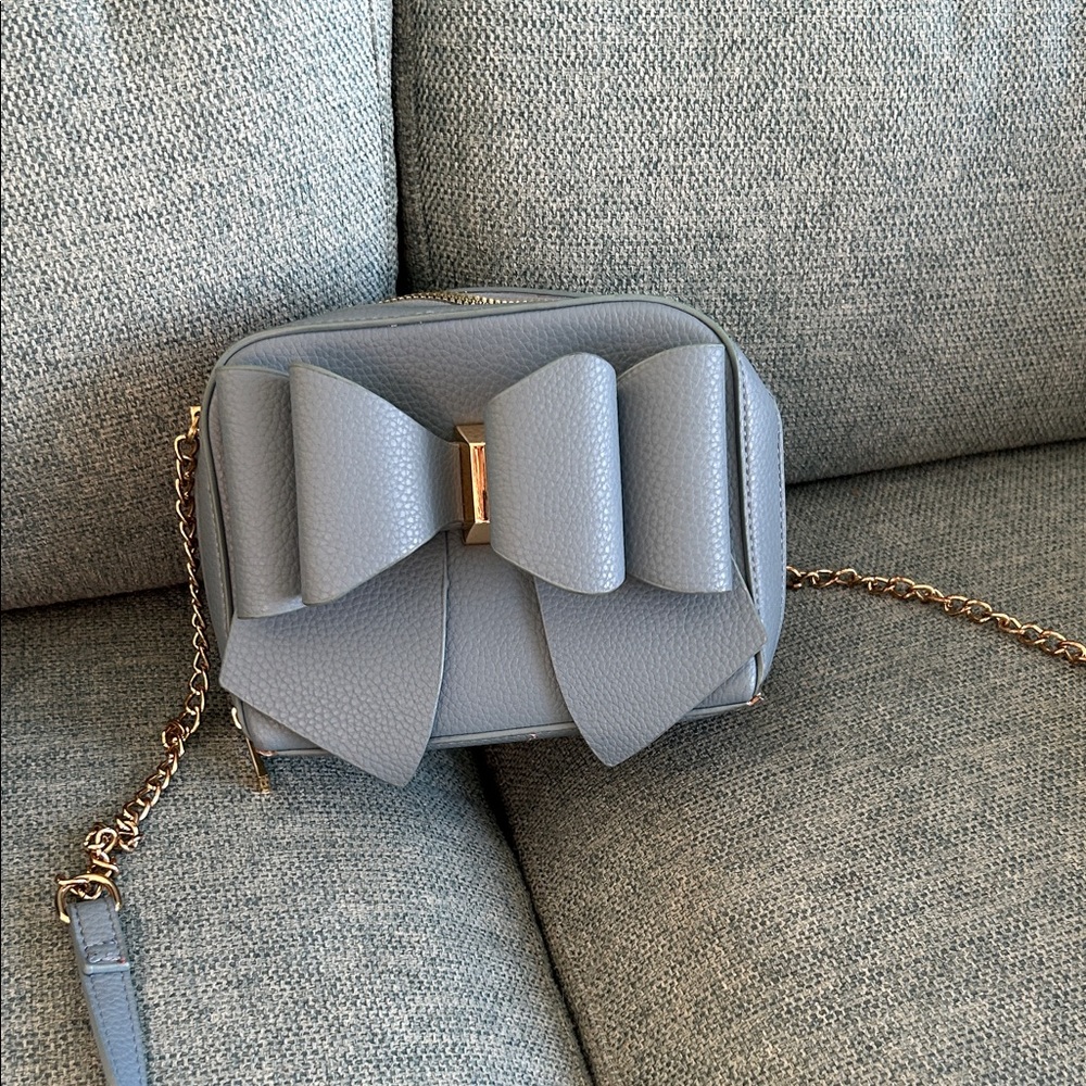 Elegant blue Bow Crossbody Bag with Gold Chain